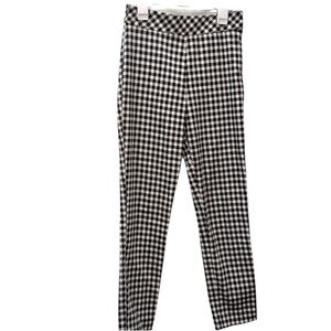 H&M women’s  size 4 casual black and white straight leg checkered pants.